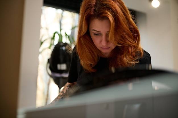 Jak obciąć krótkie włosy w domu i uzyskać świeży wygląd?