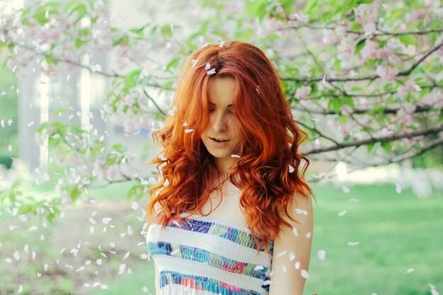 Jak zadbać o włosy wiosną aby odzyskały blask?